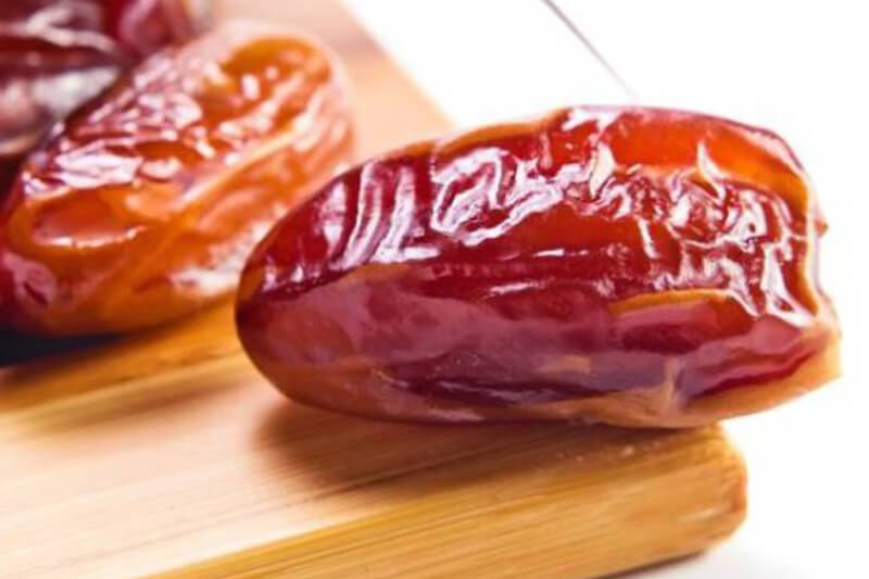 benefits-of-dates-digestive-health-promoting-heart-brain